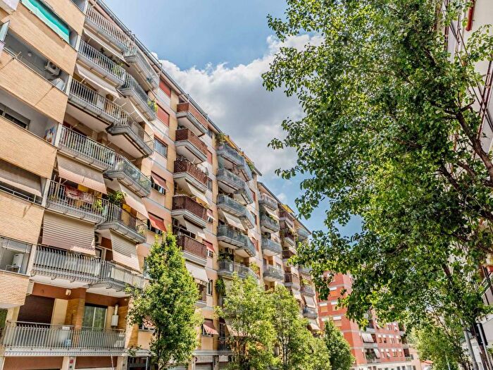 Appartamento trilocale in affitto in Via Arrigo Davila, Colli Albani, Roma