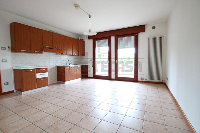 Appartamento quadrilocale in vendita in Via Giovanni Falcone, Barbarano Mossano