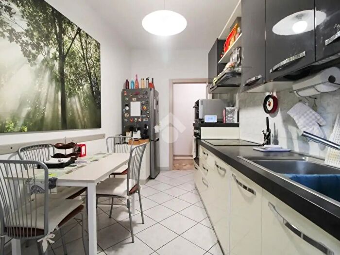 Appartamento bilocale in vendita in Via Caltagirone, Milano