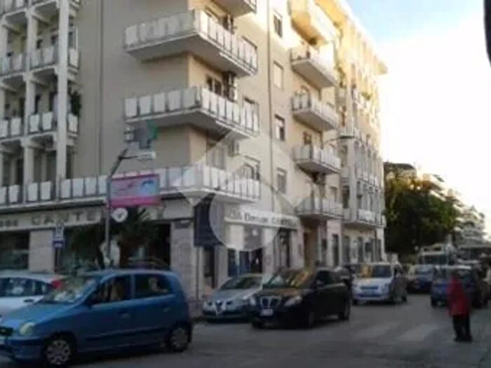 Appartamento con 5 locali in vendita in Via Unità Italiana, Caserta
