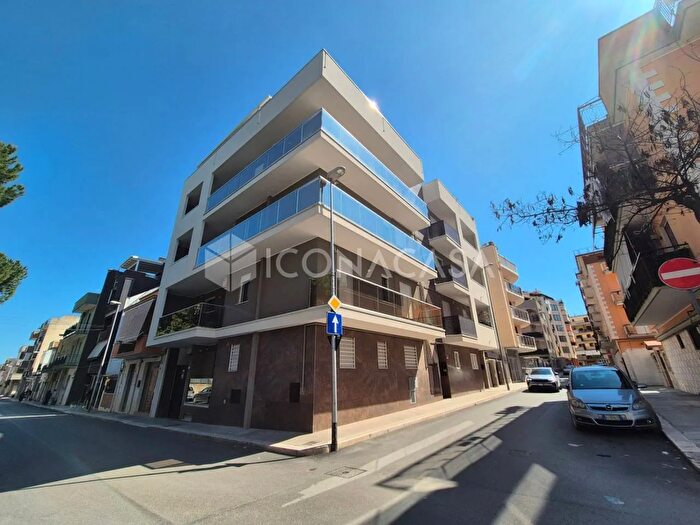 Appartamento trilocale in vendita in Via Esiodo, Andria