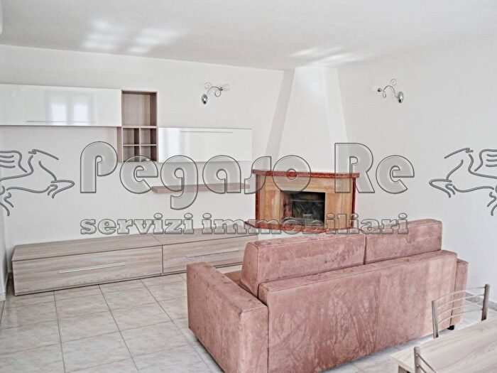 Appartamento bilocale in affitto in Via Giovanni Merula, Centro, Vigevano