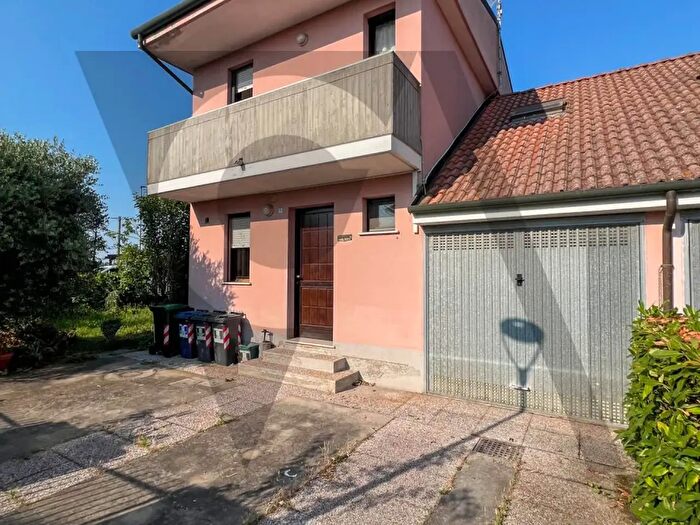 Casa trilocale in vendita in Via Ravenna Monsole di Cona, Cona