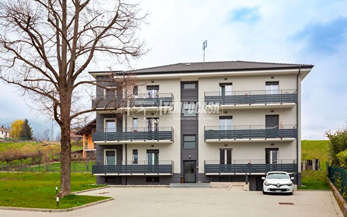 Appartamento trilocale in vendita in Via Coazze, Giaveno