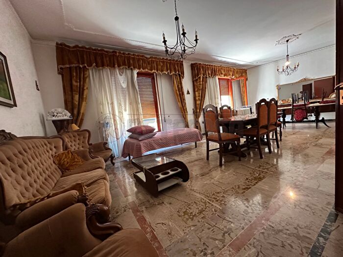 Appartamento con 5 locali in vendita in Mazara Del Vallo