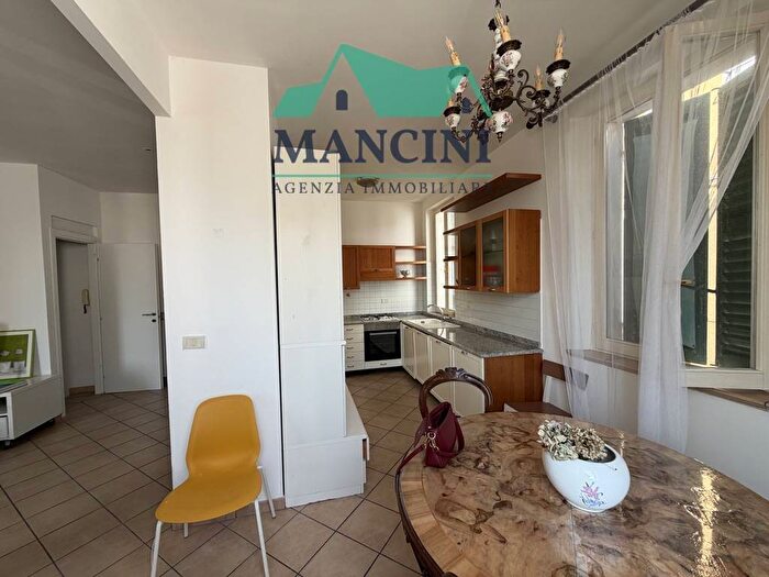 Casa con 5 locali in affitto in PIAZZA BACCIO PONTELLI, Centro Storico, Jesi