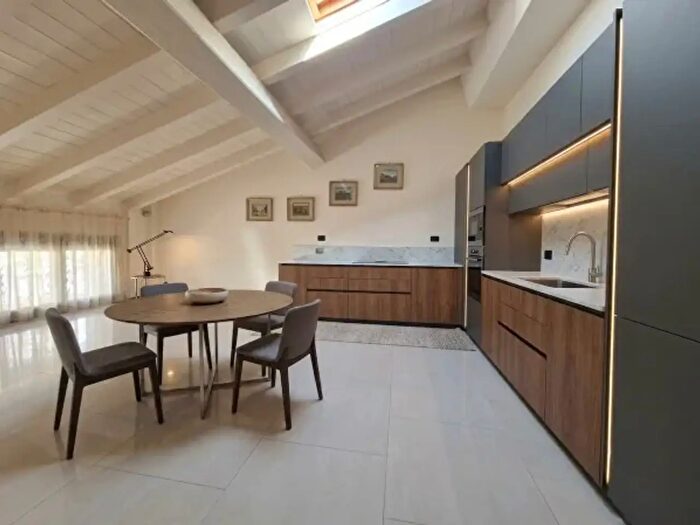 Appartamento con 5 locali in vendita in Via Cesare Battisti, Montichiari