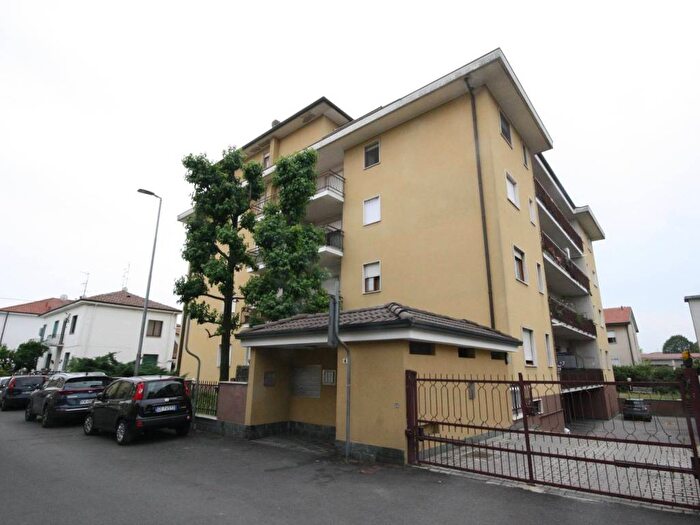 Appartamento trilocale in affitto in Via Damiano Chiesa, Cascina del Sole Cassina Nuova, Bollate