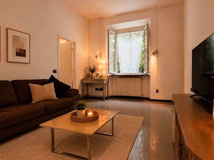 Appartamento trilocale in affitto in corso Porta Romana, Quadronno Crocetta, Milano