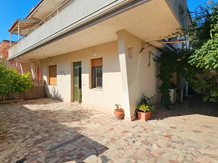 Appartamento con 5 locali in affitto in Via Lipari, Modica