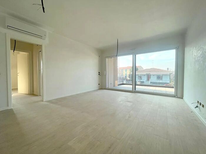 Appartamento bilocale in vendita in Via Valtellina, Villa Guardia