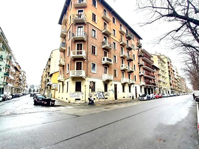 Appartamento trilocale in vendita in Corso Racconigi, Torino