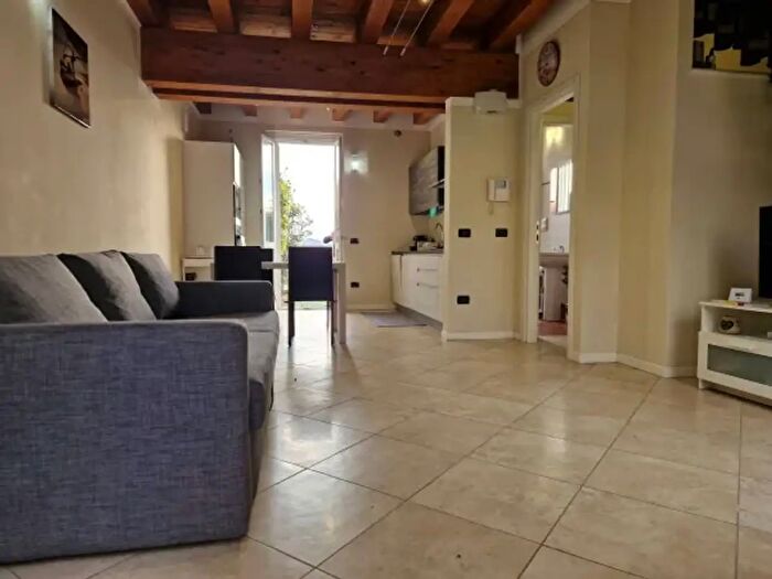 Appartamento trilocale in vendita in Via Vaccarolo, Desenzano Del Garda