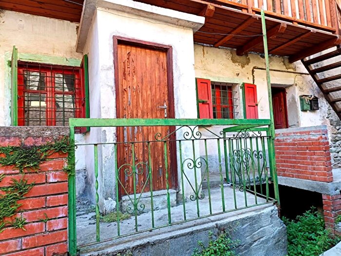 Appartamento bilocale in vendita in Via Risorgimento, Nus