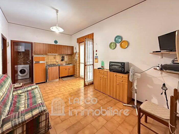 Appartamento trilocale in vendita in Via Saragat Scalea Cosenza, Scalea