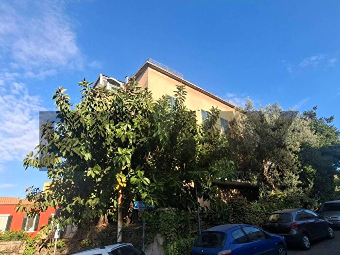 Appartamento trilocale in affitto in La Vega Regioni, Cagliari