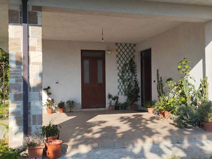 Appartamento bilocale in affitto in Mulino Rosa, Nemoli