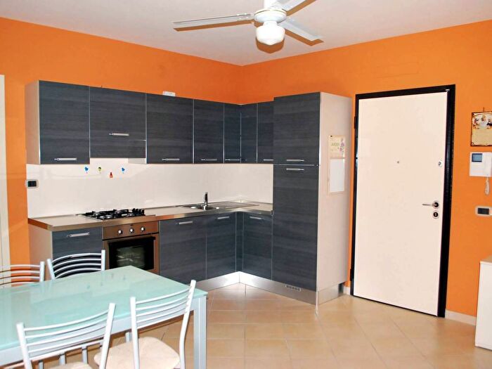 Appartamento bilocale in affitto in Corso Canale, Mussotto Corso Asti, Alba