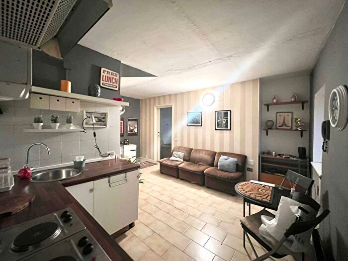 Appartamento bilocale in affitto in Via Carlo Cattaneo, Centro, Varese