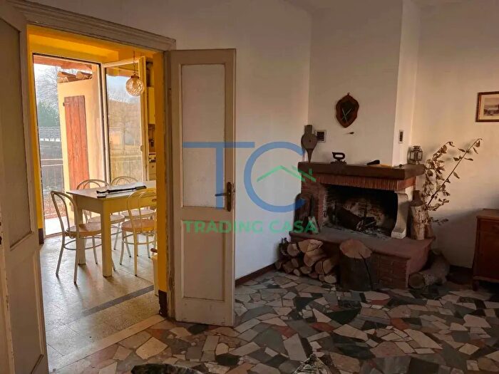 Casa trilocale in vendita in Via del Castello, Piozzano