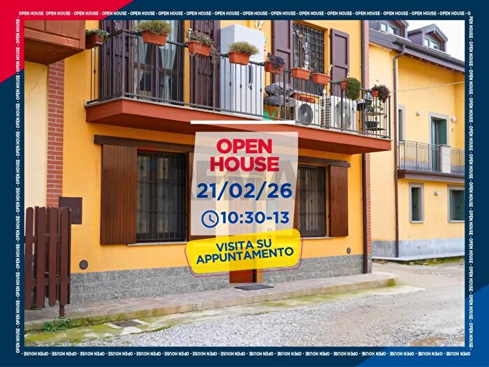 Appartamento trilocale in vendita in Via Torino, Gessate