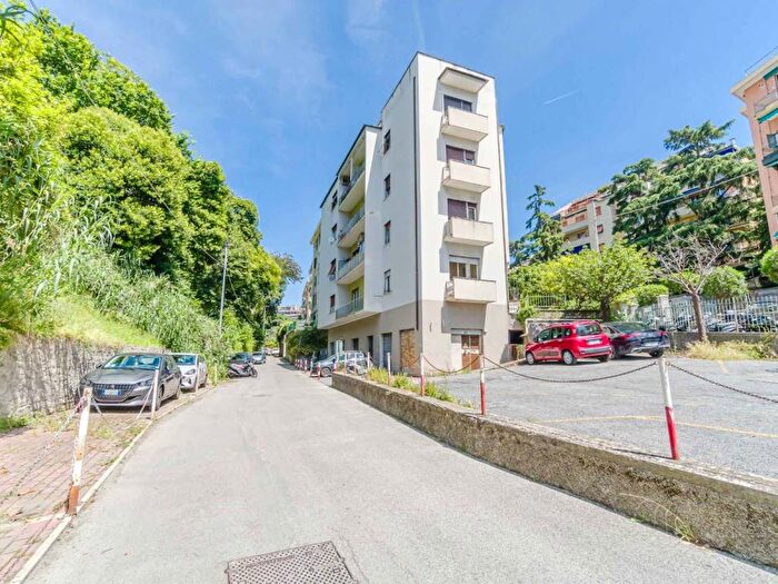 Appartamento trilocale in affitto in Via Federico Sclopis, Sturla, Genova