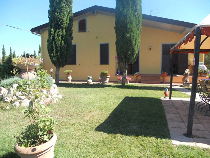 Casa con 6 locali in vendita in Via Mandorli, Montespertoli