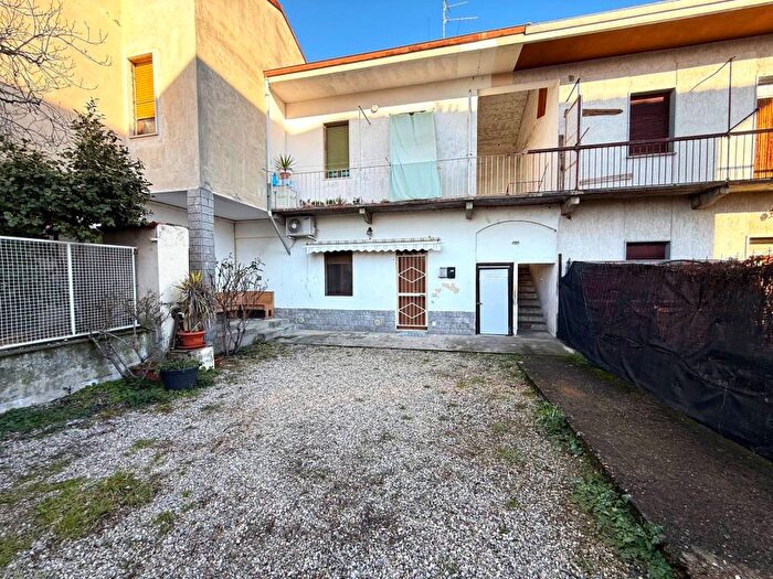 Appartamento bilocale in affitto in Via Abbondanza, Pernate, Novara