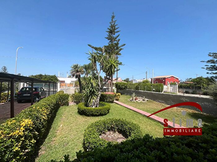 Casa trilocale in vendita in Via Isole Filippine, Siracusa