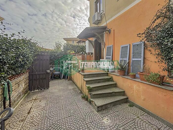 Casa trilocale in vendita in Via Monte Sirente, Anguillara Sabazia