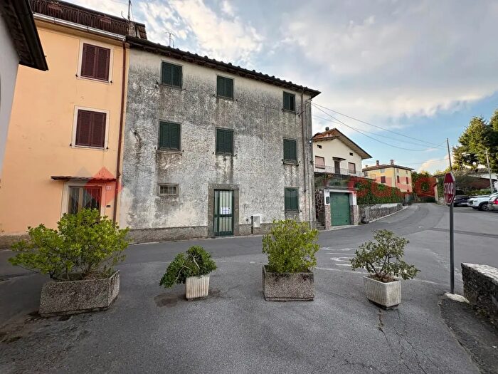 Casa con 7 locali in vendita in Via San Rocco, Coreglia Antelminelli