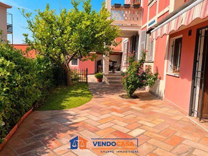 Appartamento con 5 locali in vendita in Via Pier Luigi Nervi, Spotorno