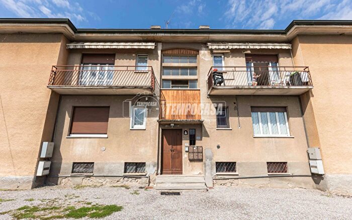 Appartamento trilocale in vendita in Lambrugo