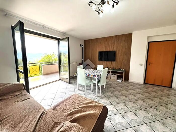 Appartamento trilocale in vendita in Via Cafari, San Cipriano Picentino