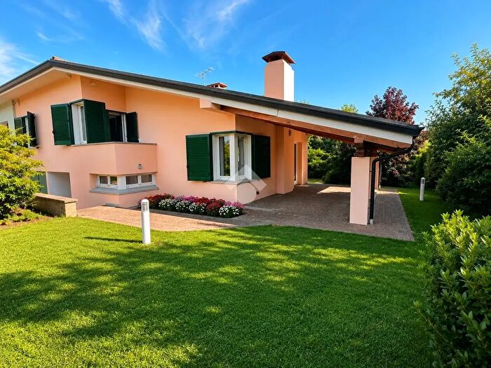 Casa con 5 locali in vendita in Via Vecchia Postale, Codroipo