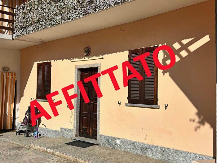 Appartamento bilocale in affitto in Via Roma, Caronno Varesino