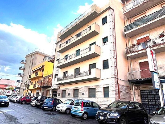 Appartamento con 5 locali in affitto in Via Nicola Furnari, Ferrovieri Stadio, Reggio Calabria