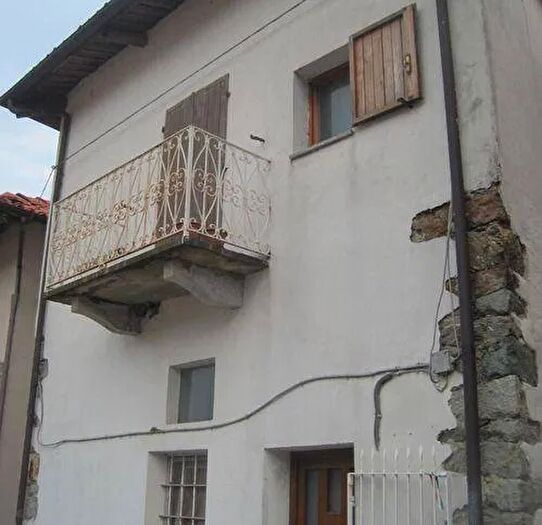 Casa quadrilocale in vendita in Palazzo Canavese, Palazzo Canavese
