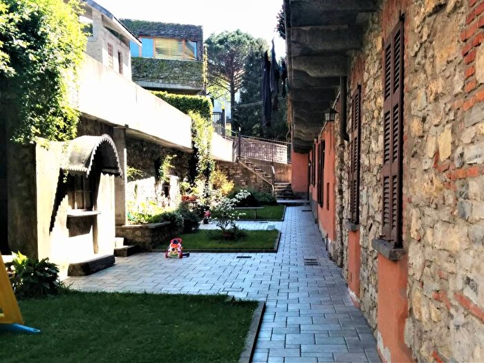 Appartamento bilocale in affitto in Via di Lora, Lora, Como