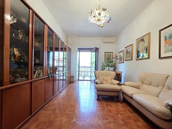 Appartamento trilocale in vendita in Via Roma, Bellinzago Lombardo