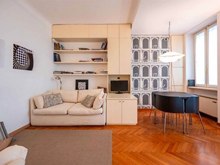 Appartamento bilocale in affitto in Vicolo Giardino, Scala Manzoni, Milano