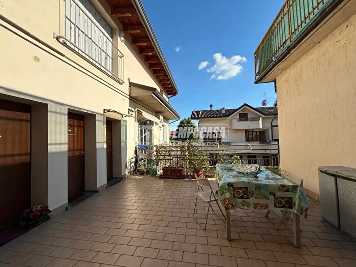 Appartamento bilocale in vendita in Via Alessandro Volta, Seveso