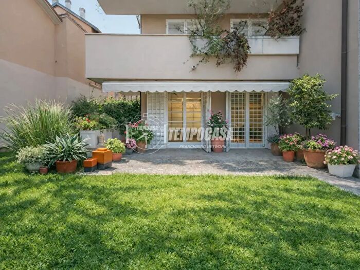 Appartamento con 5 locali in vendita in Via Italo Svevo, Cernusco Sul Naviglio