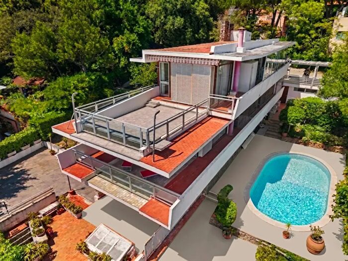 Casa con 7 locali in vendita in Via della Pineta, Rosignano Marittimo