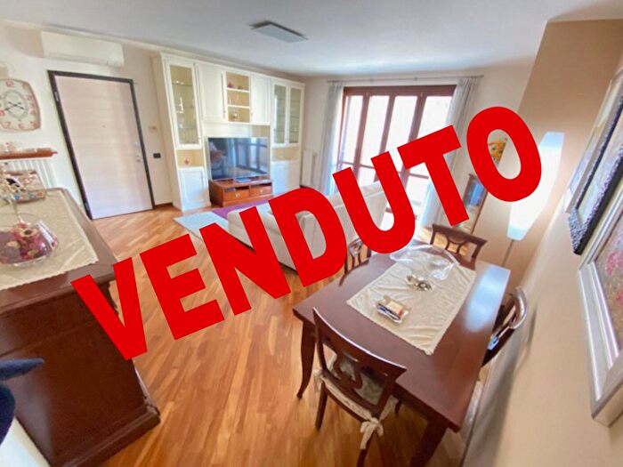 Appartamento trilocale in vendita in Via Enrico da Monza, Monza