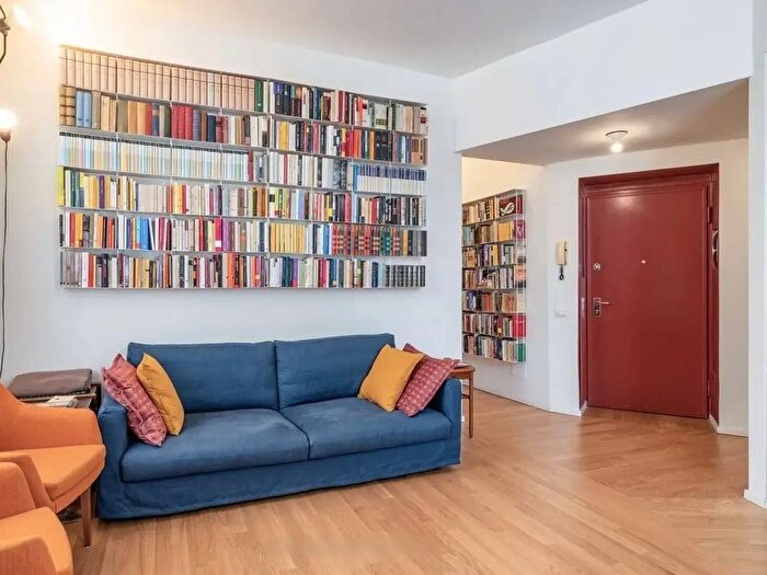 Appartamento quadrilocale in vendita in Via Antonio Zarotto, Milano