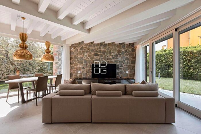 Appartamento quadrilocale in vendita in Via Albinoni, Desenzano Del Garda