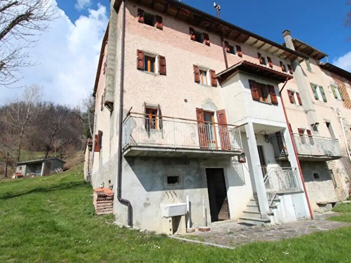 Casa con 5 locali in vendita in Strada Provinciale, Villa Minozzo