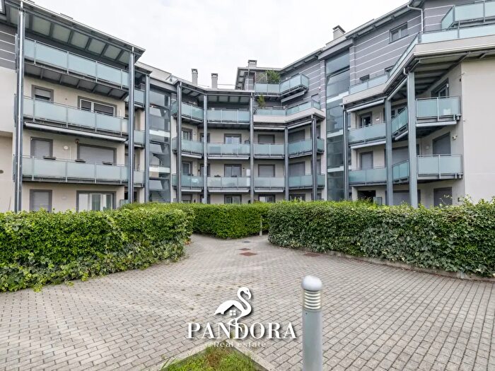 Appartamento trilocale in vendita in Via Petrarca, Castellanza