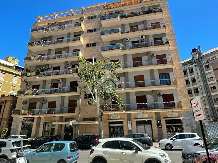 Appartamento con 6 locali in affitto in Via Uditore, Palermo